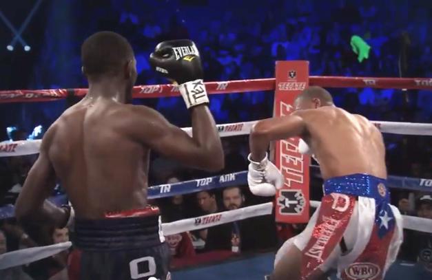 Crawford vs Dulorme - Terence Crawford Rocks Thomas Dulorme With One-Two