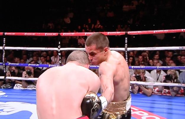 Quigg vs Jamoye - Scott Quigg hammers home a left to the body of Stephane Jamoye