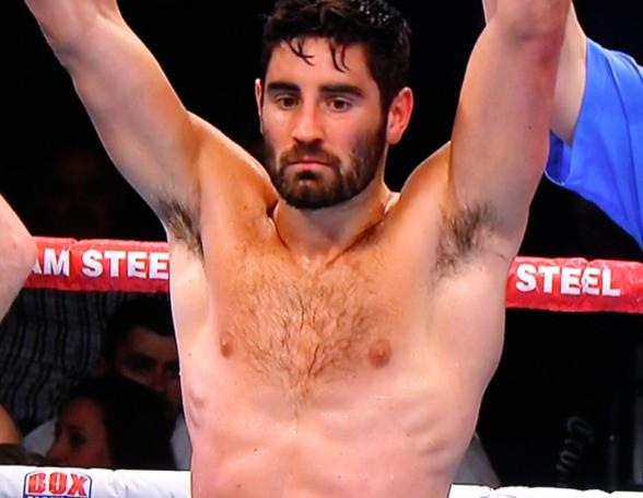 Buglioni vs Castaneda - Frank Buglioni conquers Fernando Castaneda